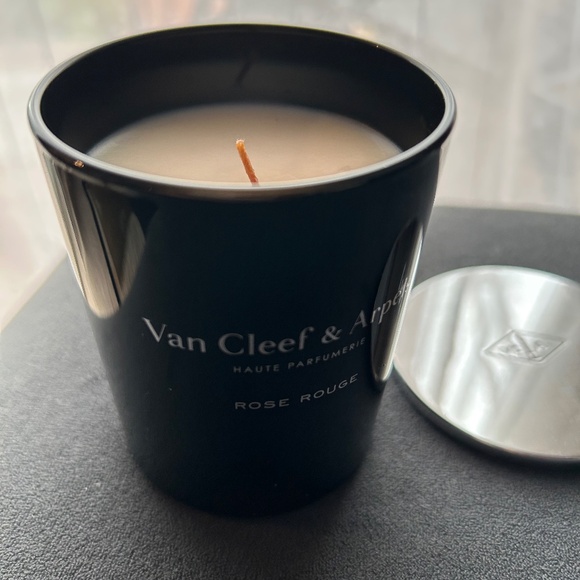 BNIB Van Cleef & Arpels Candle Rose Rouge 6oz - Picture 3 of 4